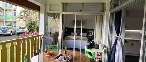 1 bedroom, iron/ironing board, internet