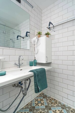 Standard-Apartment | Badezimmer