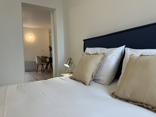 Stylish Stay in Central Le Mans