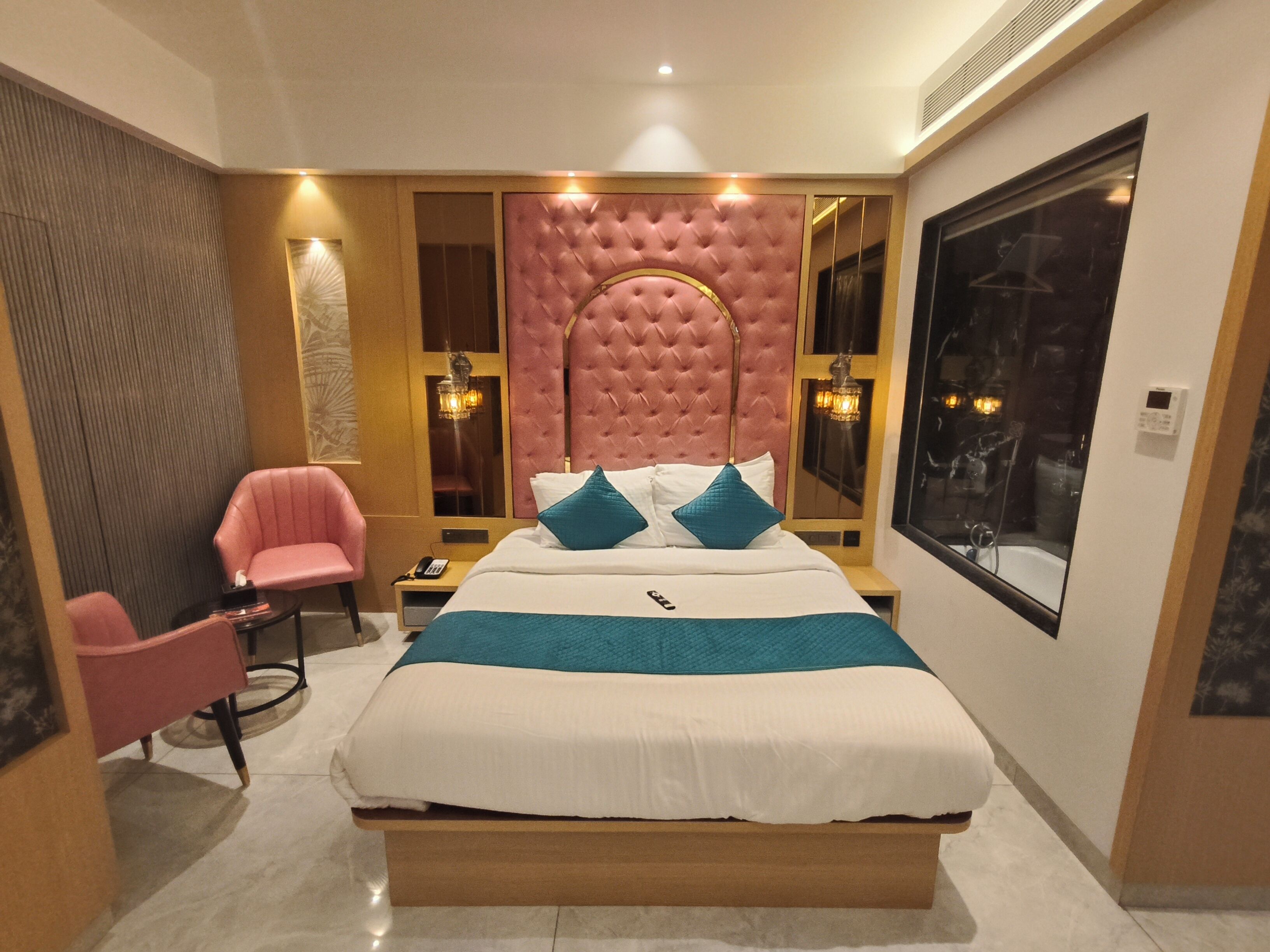 Studio Suite Standar | Ruang kerja ramah laptop dan Wi-Fi gratis