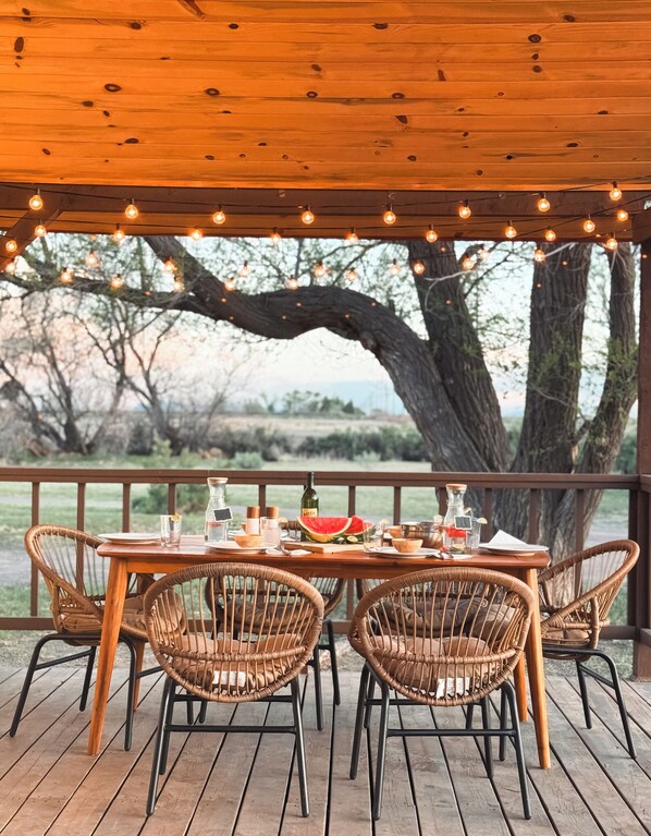 Outdoor dining