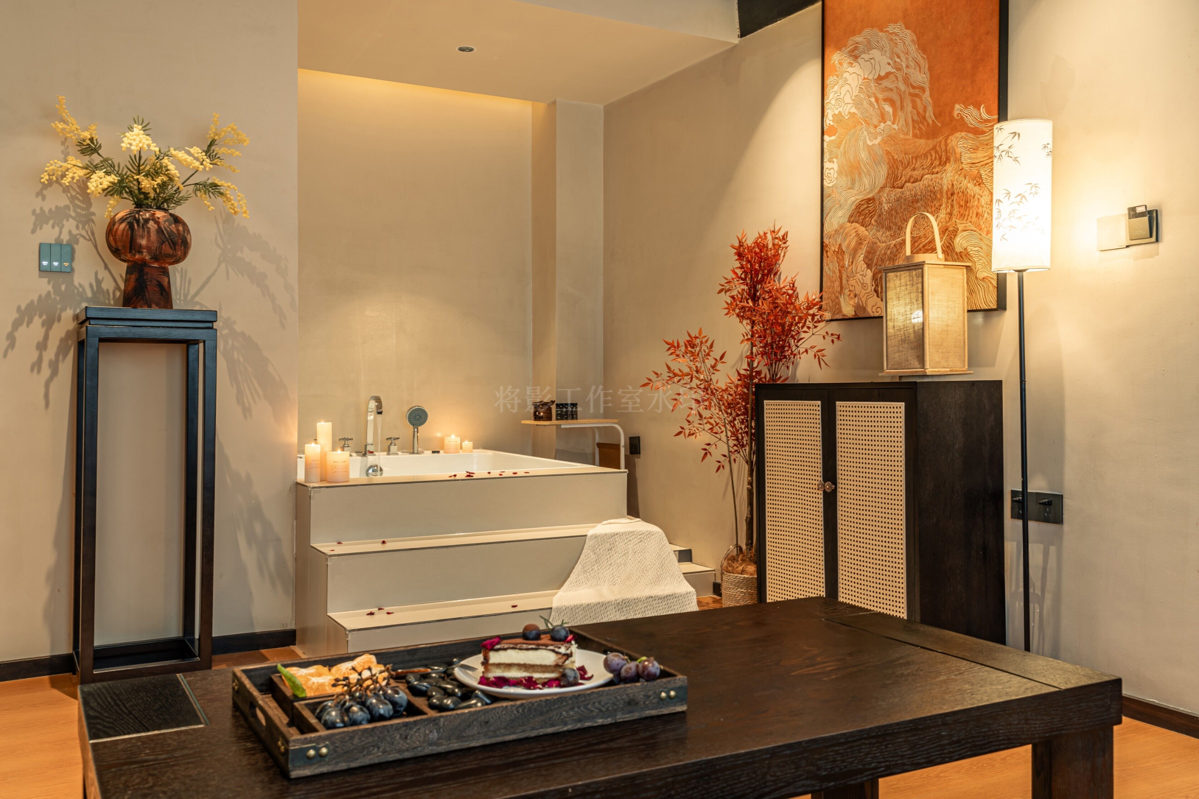 Deluxe Double Room, Garden View | Living area | 55-inch LCD TV with digital channels