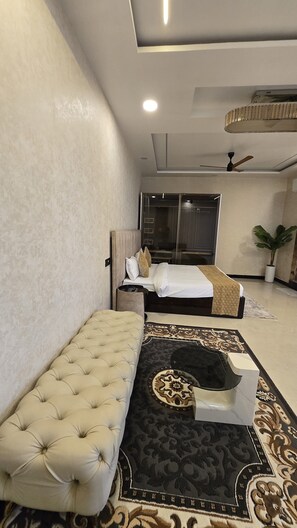 Desk, iron/ironing board, free WiFi, bed sheets