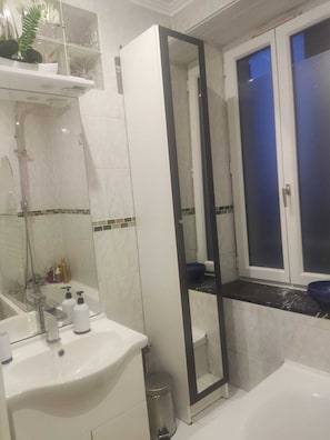 Hair dryer, towels, soap, shampoo