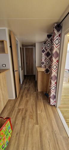 A deux kilomètres de l'ocean et du lac, grand mobilhome neuf à Lacanau Ocean