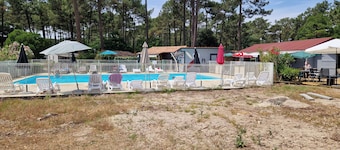Two kilometers from the ocean and lake, large new mobile home in Lacanau Ocean