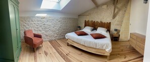 4 chambres, fer et planche à repasser, lit parapluie, Wi-Fi gratuit