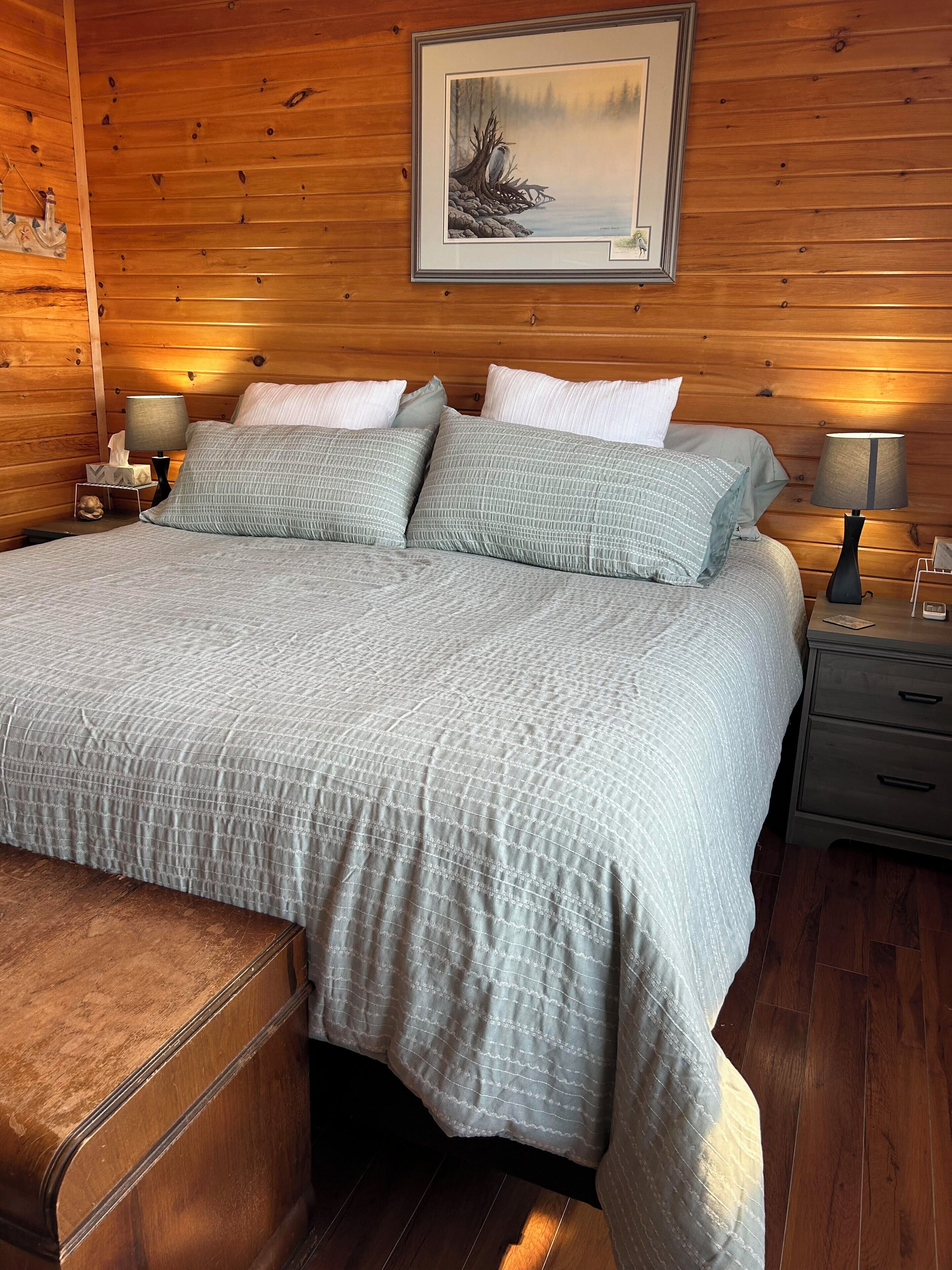 2 chambres, fer et planche à repasser, Wi-Fi, draps fournis