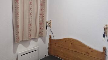 2 bedrooms