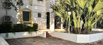 Divers Paradise Bonaire â Full A/C Apt for 5 â Gear Storage & Rinse Tank