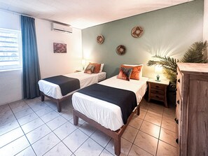 1 bedroom, in-room safe, desk, travel cot