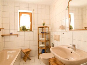 Bathroom - Panoramic View South-facing Slope (Bodenmais)