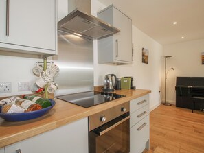 村舍 | 私人厨房 | 洗碗机、厨具/餐具