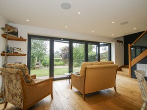 Cottage | Living area