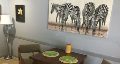 Cozy 1-bedroom apartment in Beaumont area, with AC, furnished.