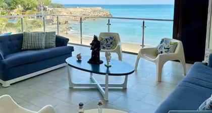 Frente al mar en Punta Blanca, con acceso directo a la playa y 5 habitaciones