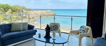 Frente al mar en Punta Blanca, con acceso directo a la playa y 5 habitaciones