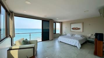 5 bedrooms, iron/ironing board, WiFi, bed sheets