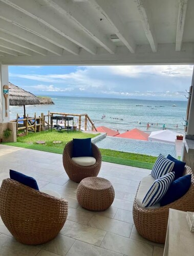 Frente al mar en Punta Blanca, con acceso directo a la playa y 5 habitaciones