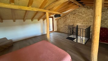 2 sovrum, strykjÀrn/strykbrÀda, wi-fi och sÀngklÀder