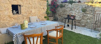 La Casita de Patones. Sustainable rural house with garden and BBQ