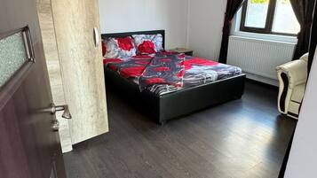 5 bedrooms, iron/ironing board, WiFi