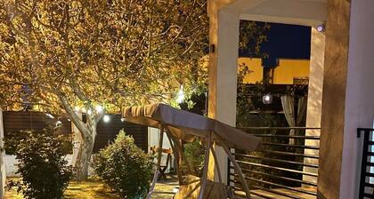 Spacious 5-bedroom villa with WiFi and AC in beautiful Mamaia-Sat