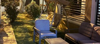 Spacious 5-bedroom villa with WiFi and AC in beautiful Mamaia-Sat