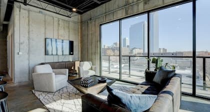 Downtown OKC Views. High End 2BR