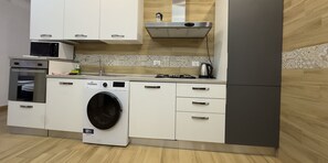 Microwave, oven, stovetop, dishwasher - CasaCondo 3 Apt: 5-Star Comfort, Conviviality & Privacy by UNESCO Heritage (Torre del Greco)