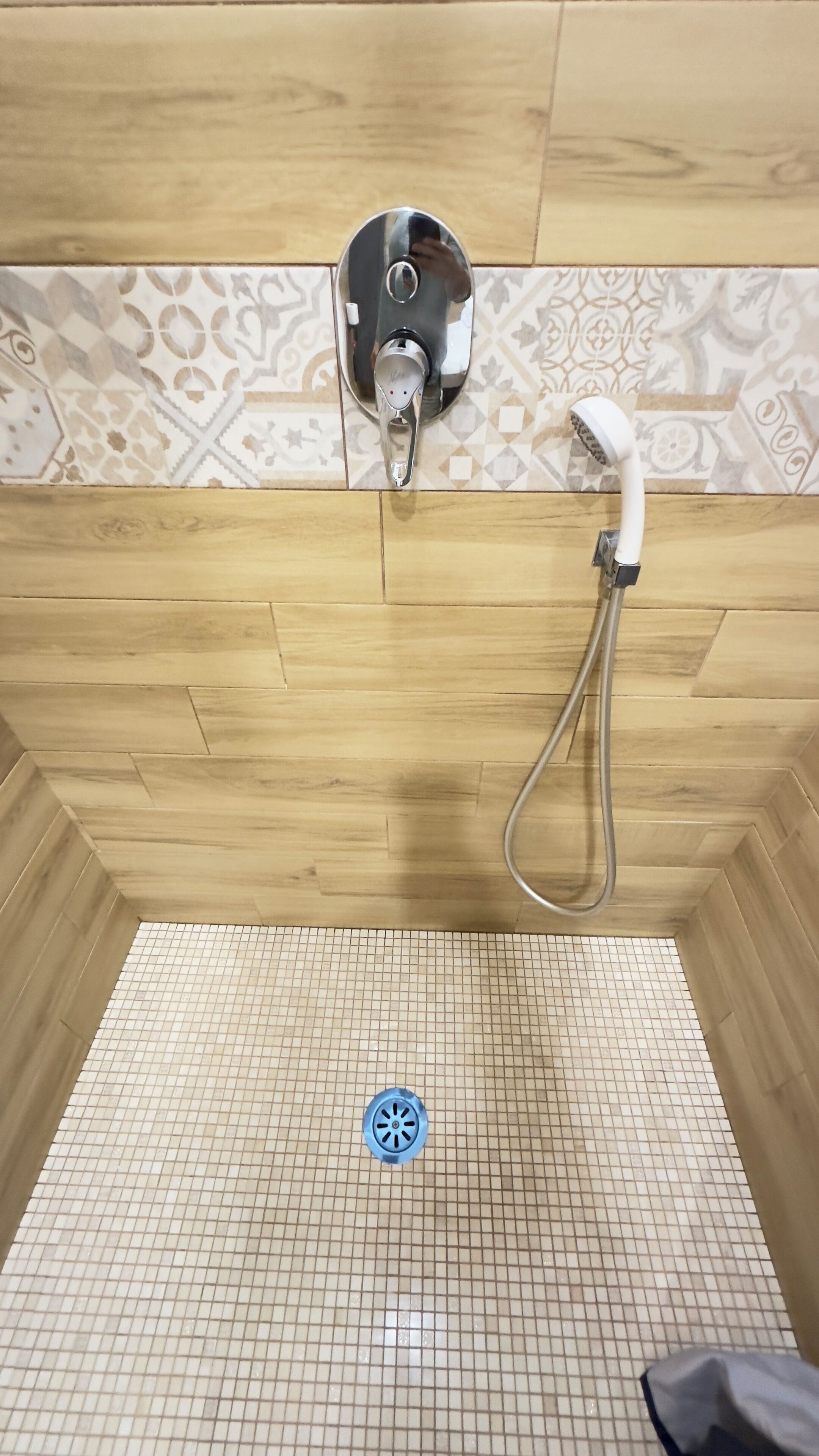 Bruser, boblebadekar, hårtørrer, bidet