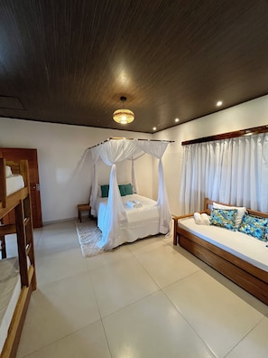 WiFi, bed sheets