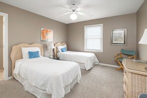 2 chambres, fer et planche à repasser, Wi-Fi gratuit, draps fournis