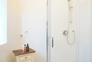 Shower, hair dryer, bidet, towels - Casa Magnolia - Lavanda (Cremeno)