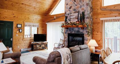 Northern Boundaries Cabin
Charming 4 Season Rental Cabin at Christie Mt Ski Area