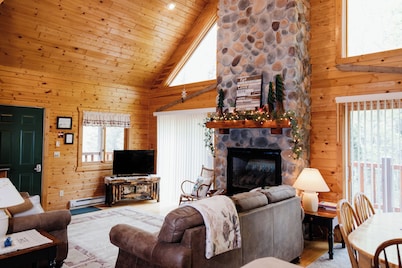 Northern Boundaries Cabin
Charming 4 Season Rental Cabin at Christie Mt Ski Area