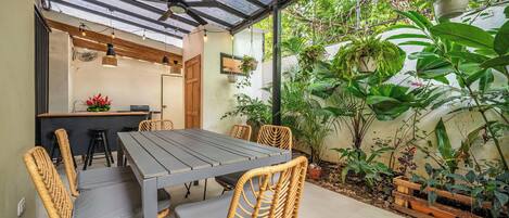 Outdoor dining