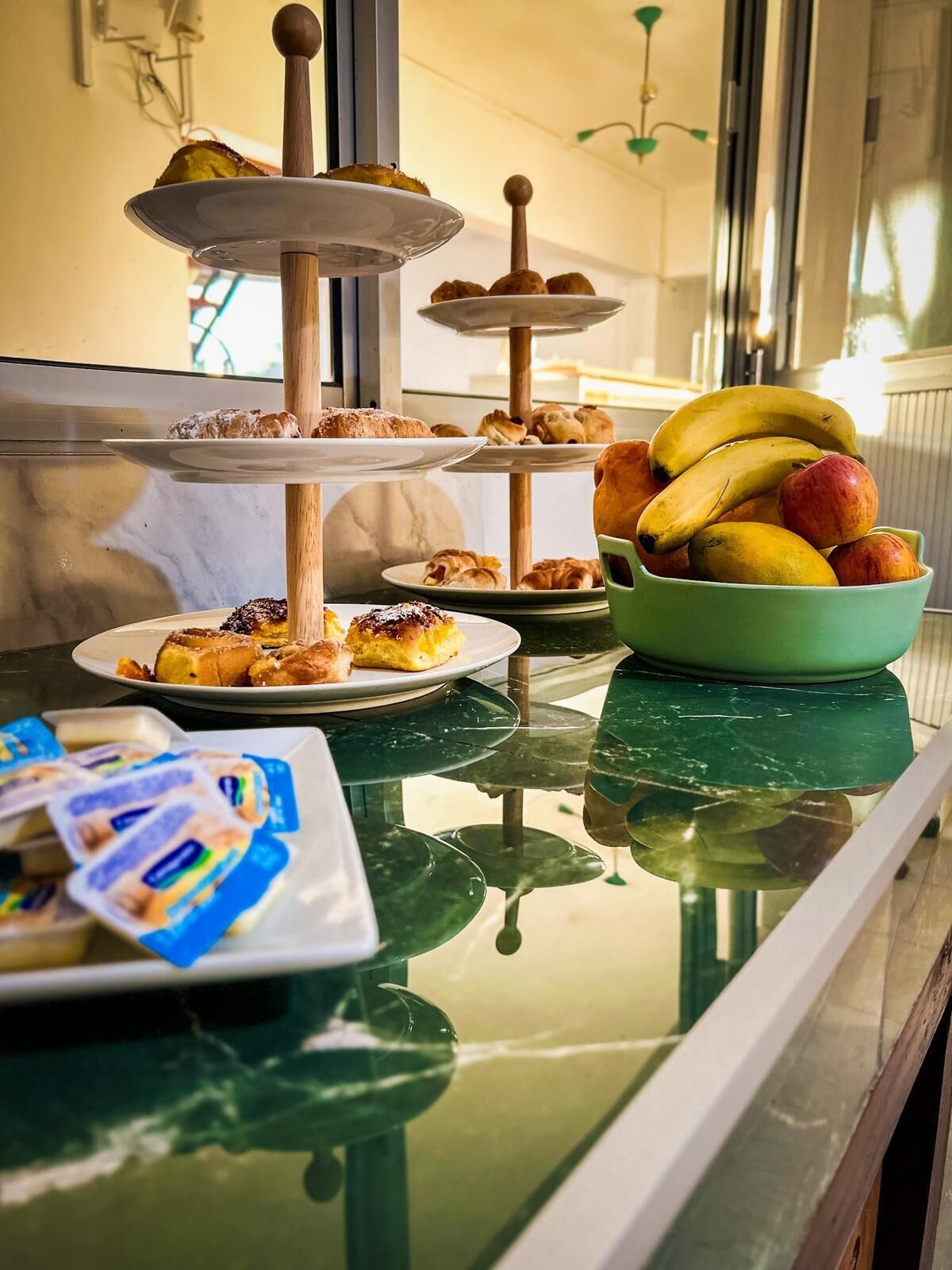 Café da manhã com buffet grátis todos os dias