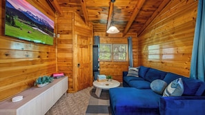Smart TV, fireplace - Romantic Hideaway • Hot Tub, Scenic Views, Dogs OK (Pigeon Forge)