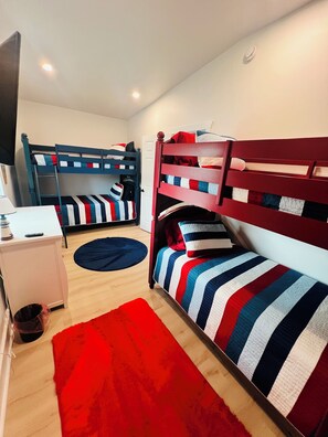 3 室のベッドルーム、アイロン / アイロン台、旅行用ベビーベッド、WiFi