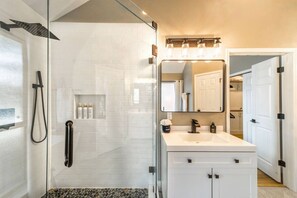 Hair dryer, towels - Frisco Family Escape: Private Pool | Game Room! (Frisco)