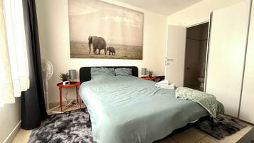 1 chambre, bureau, fer et planche Ă repasser, Wi-Fi