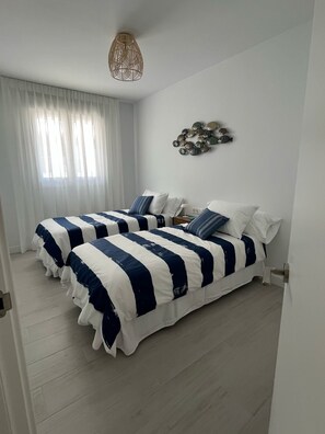 Iron/ironing board, WiFi, bed sheets