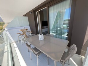 Outdoor dining - Brand new 3 bedroom apartment Estepona (Estepona)