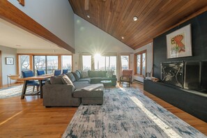 Smart TV, fireplace, books