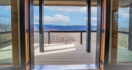 Thrilling Views HotTub Sauna Gym EV Charger DogOK