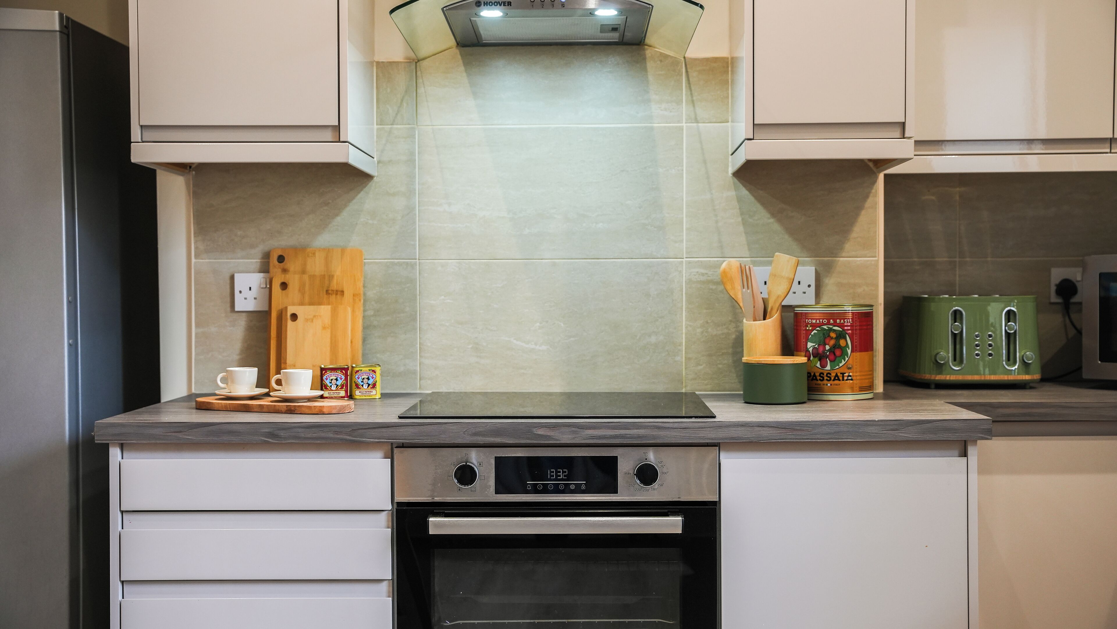 Rumah Mewah | Dapur pribadi | Lemari es besar, microwave, oven, dan kompor