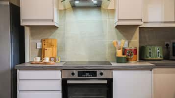 Rumah Mewah | Dapur pribadi | Lemari es besar, microwave, oven, dan kompor