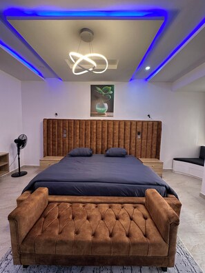 4 bedrooms, iron/ironing board, free WiFi, bed sheets