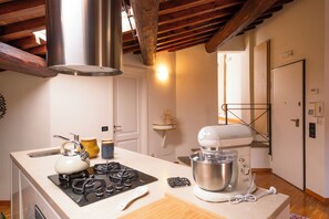 Horno, parrilla de estufa y lavavajillas